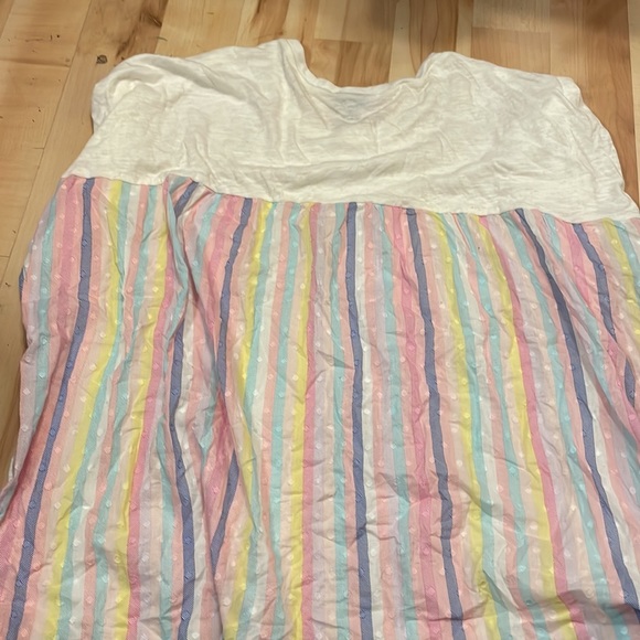 TORRID White Rainbow Back Slub Cotton Burnout Cuff Sleeve T-Shirt - Picture 5 of 6